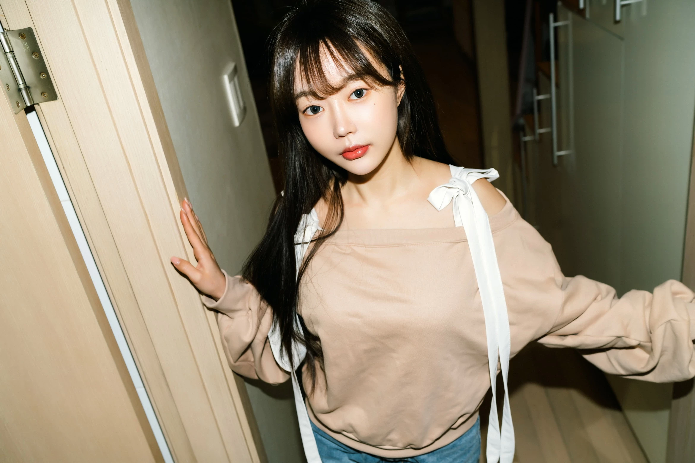 Jucy [쥬시] - Girlfriend’s Room [76P]