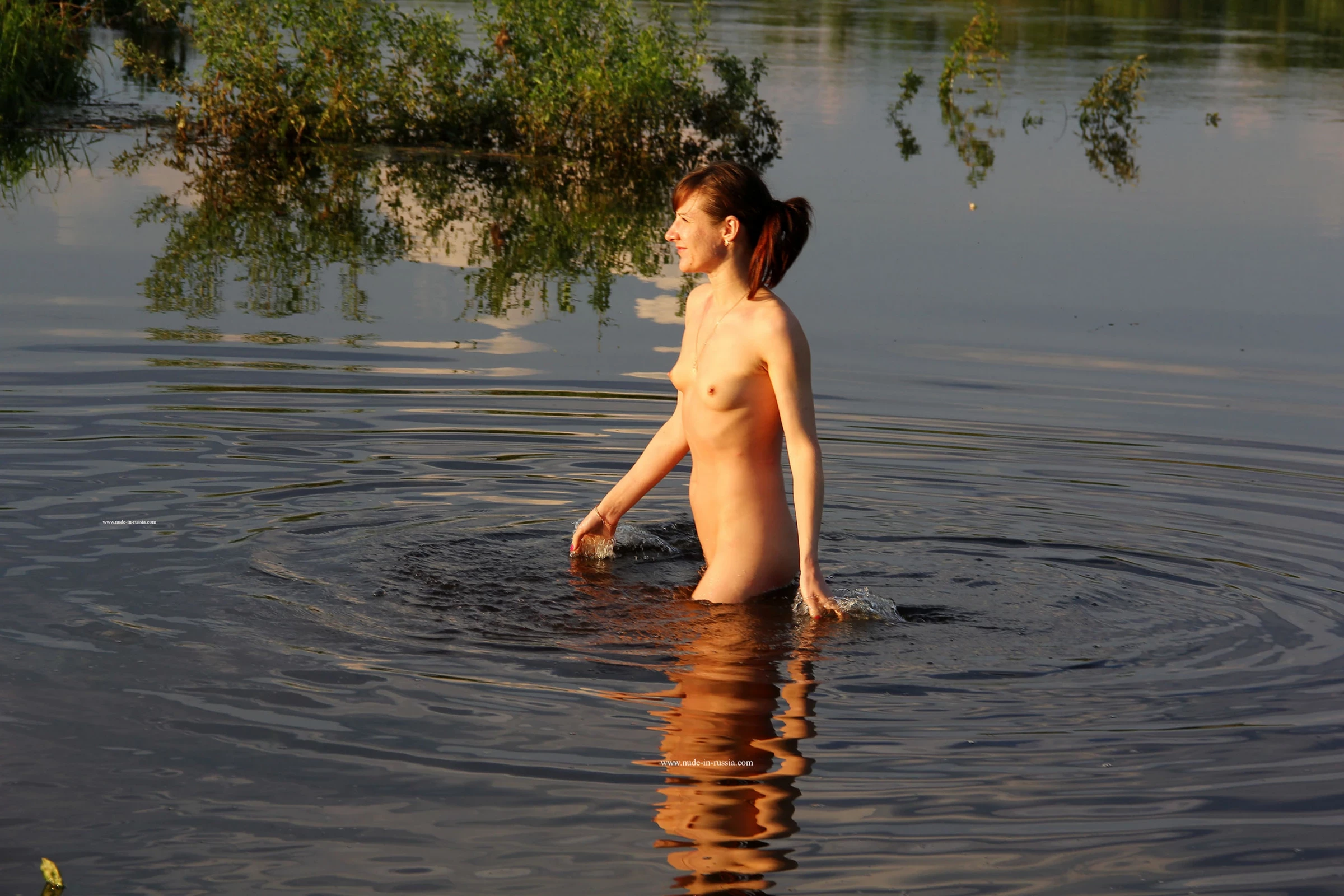 NudeInRussia Daina Splashes In The Nerl River [68P]