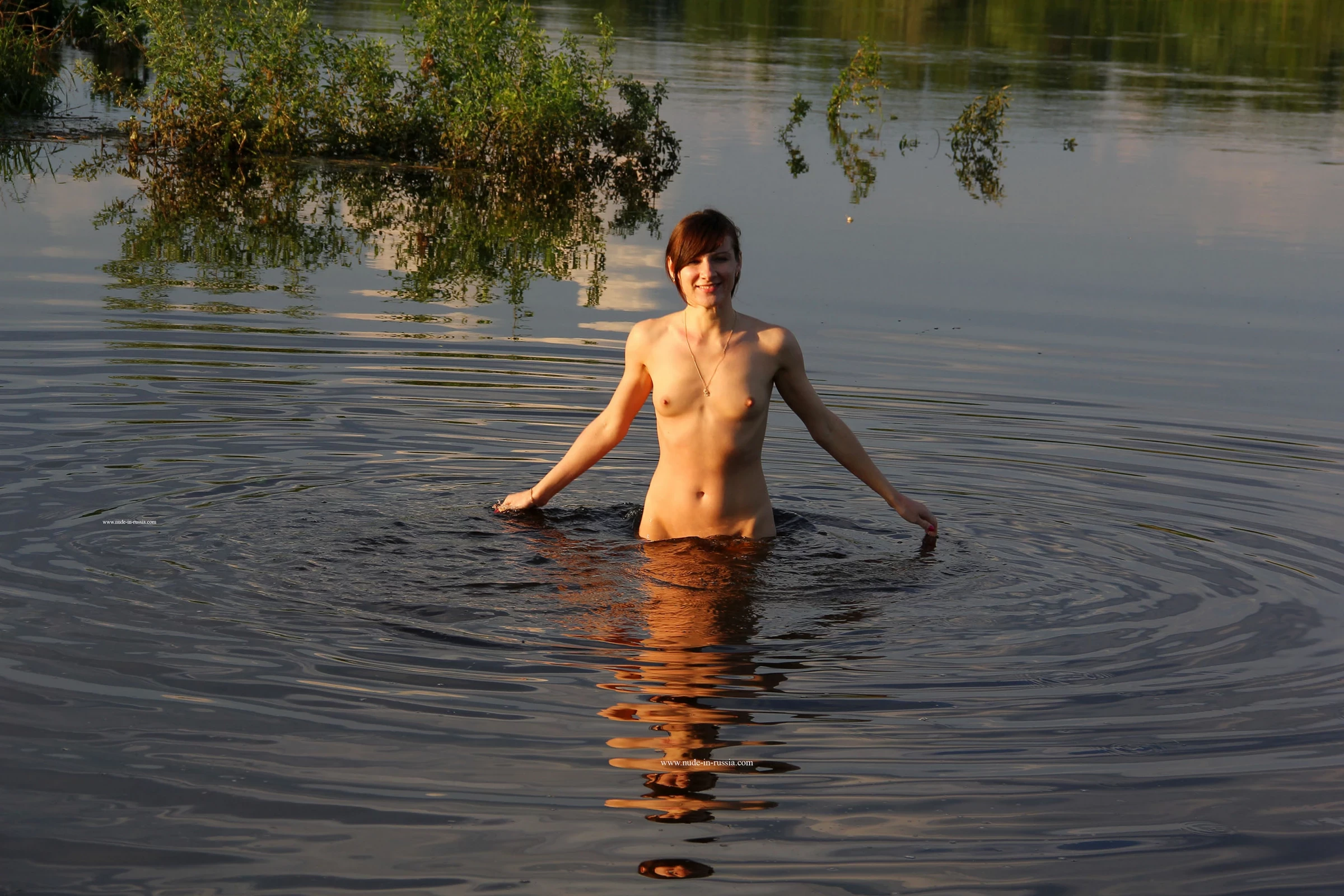 NudeInRussia Daina Splashes In The Nerl River [68P]