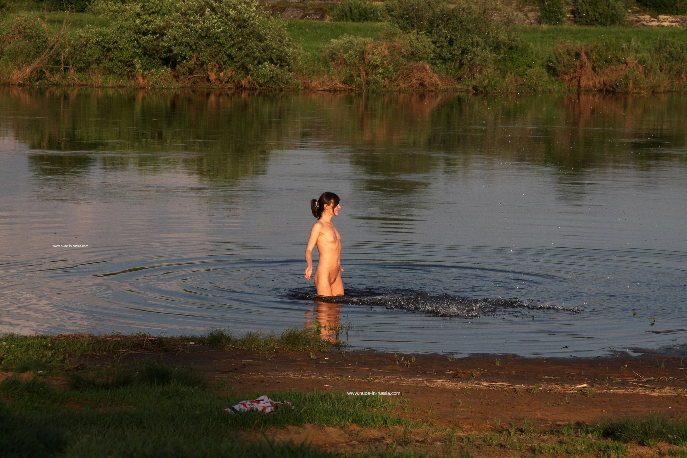 NudeInRussia Daina Splashes In The Nerl River [68P]