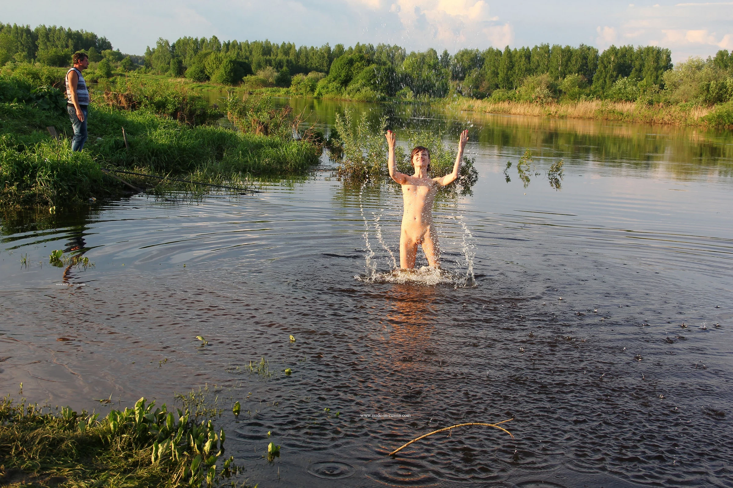 NudeInRussia Daina Splashes In The Nerl River [68P]