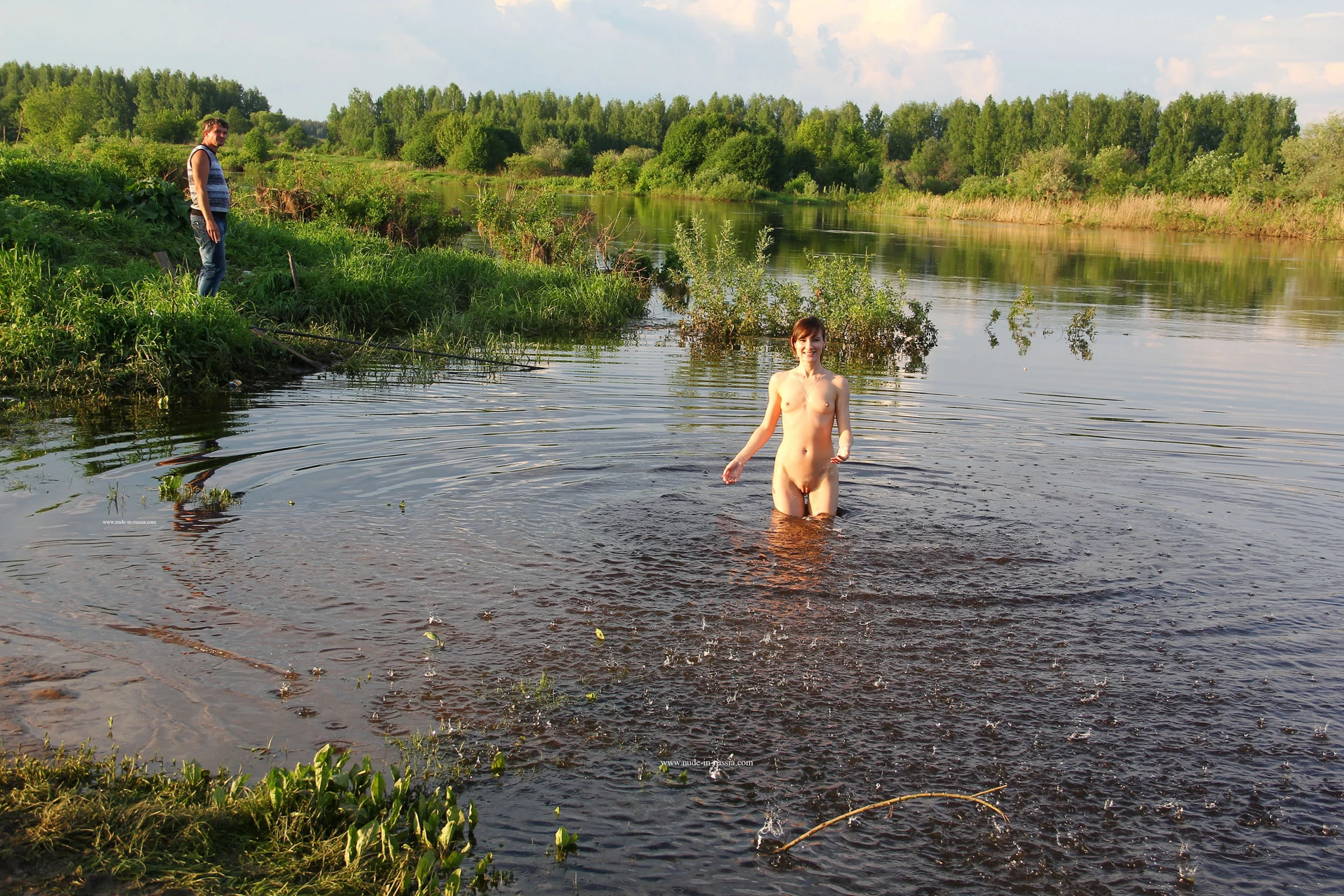 NudeInRussia Daina Splashes In The Nerl River [68P]