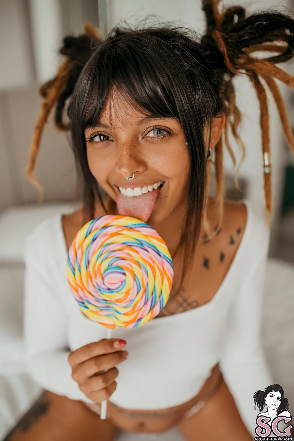 [Suicide Girls] Bresant Candy Crush