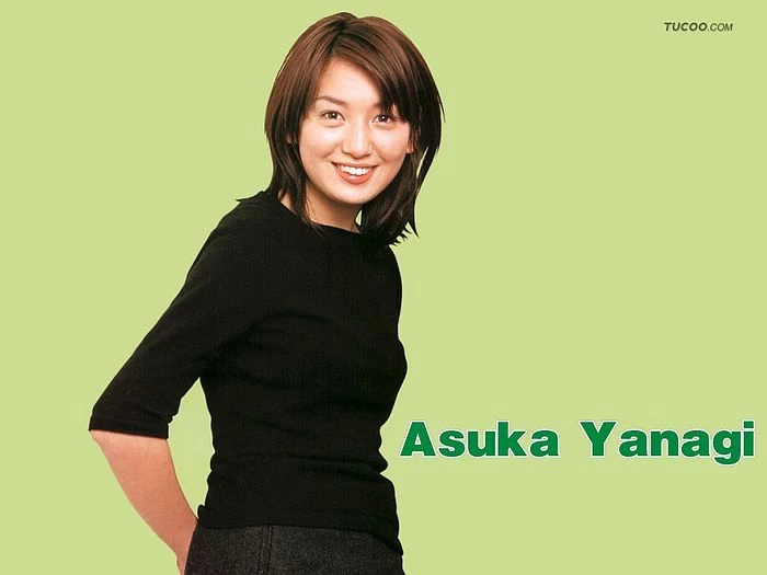 2000年初的小天后Asuka Yanagi 柳明日香写真桌布