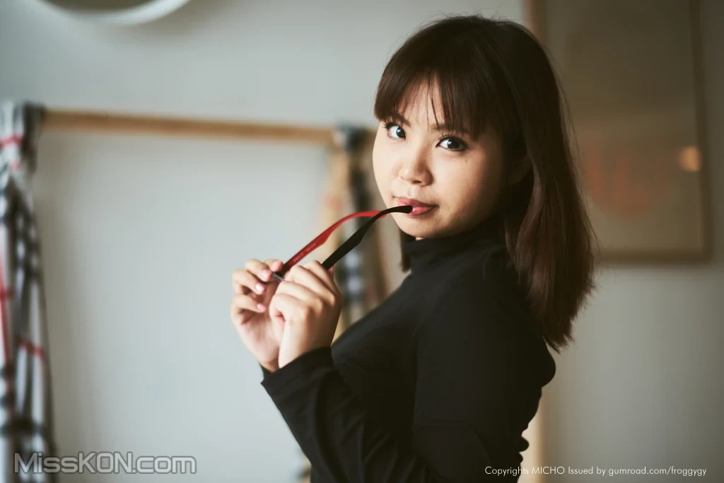 Micho Teh Vol.1： Glasses & Black Turtleneck [59 photos]