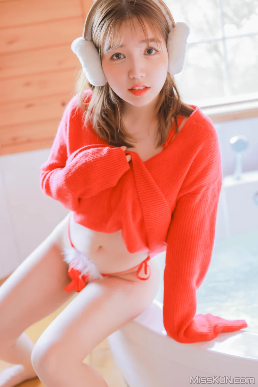 [SWEETBOX] YOONVELY： SWTB Vol.26 – Santa Girl [82 photos ]