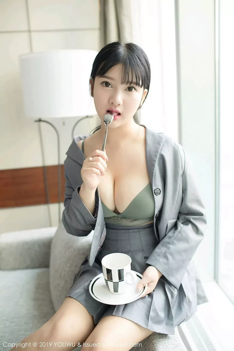 [YouWu尤物馆]Vol.138_巨乳嫩模小尤奈私房黑色高叉连体内衣秀傲人豪乳诱惑写真59P