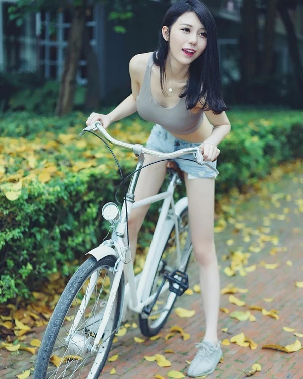 韩国爆乳女主播 Crystal Lee