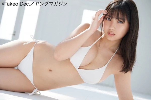 沢口爱华 ミスマガジン16歳爆乳JK 更に大きくなったと思われる迫力のびきにおっぱ...