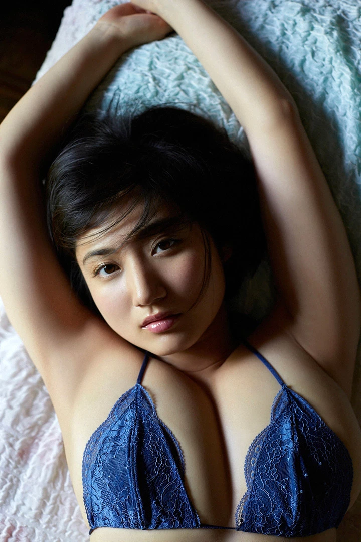 [写真]23岁纱绫剪短头发以新形象配合H杯巨乳再战第12年 [32P]