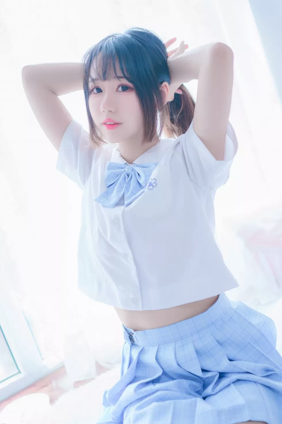 [Cosplay精选]网络美女猫君君MaoJun清凉一夏主题短裙下白丝美腿写真46P