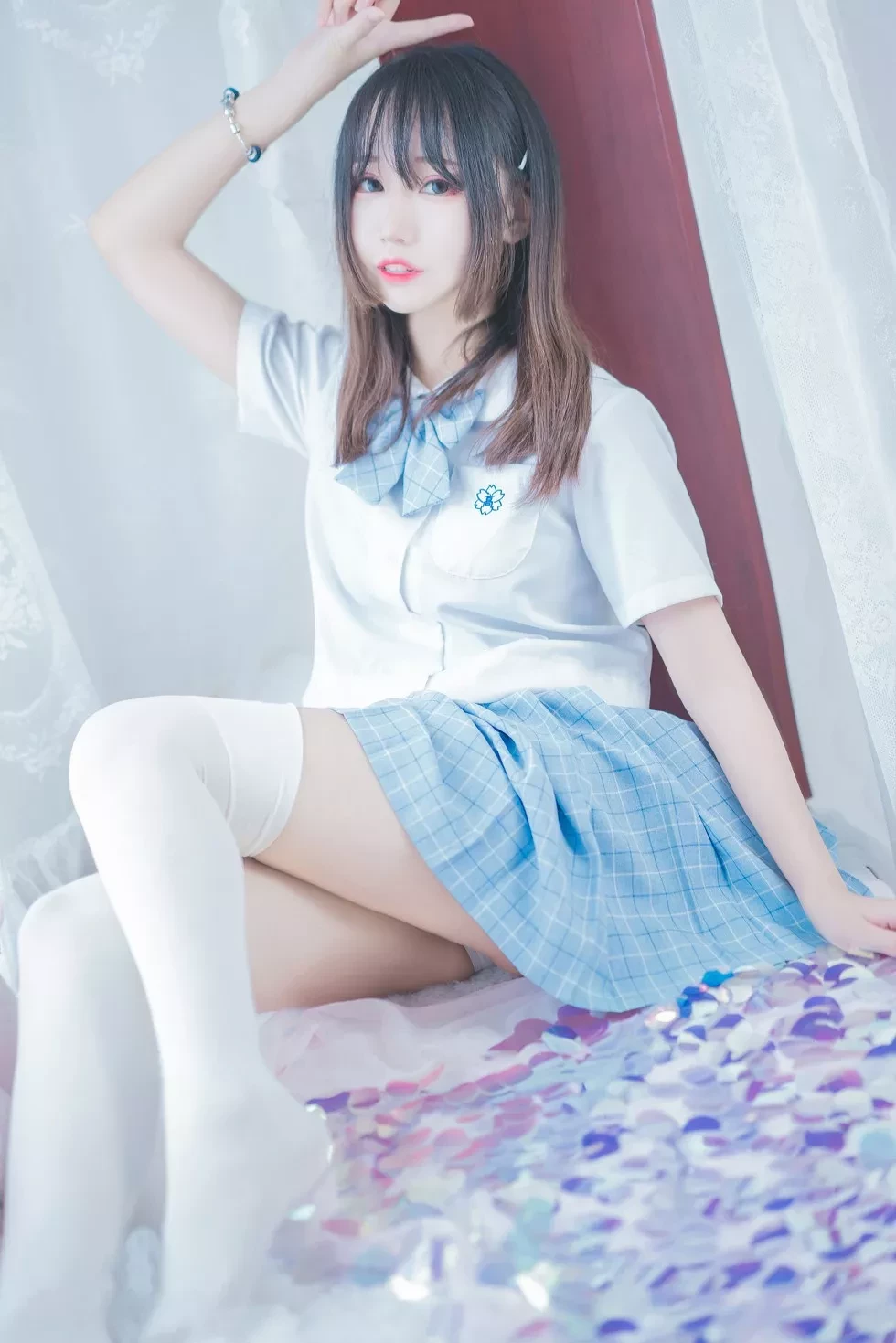 [Cosplay精选]网络美女猫君君MaoJun清凉一夏主题短裙下白丝美腿写真46P