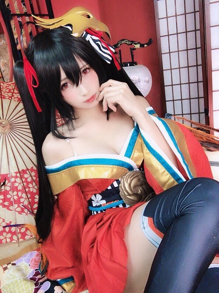 超甜美Coser“JILL”卸下浓妆是个萌妹子 02