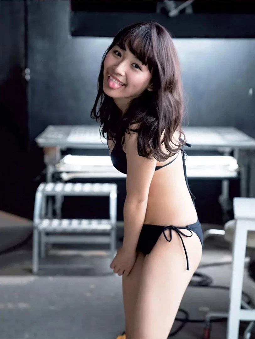 浅川梨奈 最强美乳！ 暗黑深沟超想一头埋进