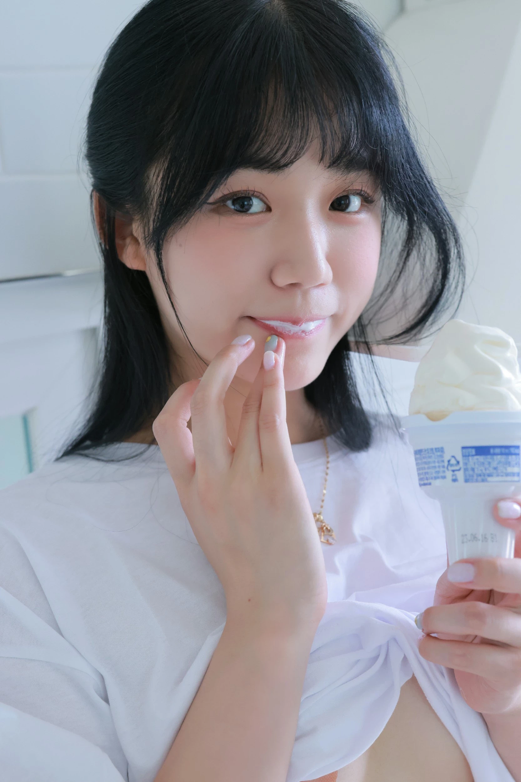 [SWEETBOX] Yui [유이] - SWTB Vol.18 CREAM [228P]