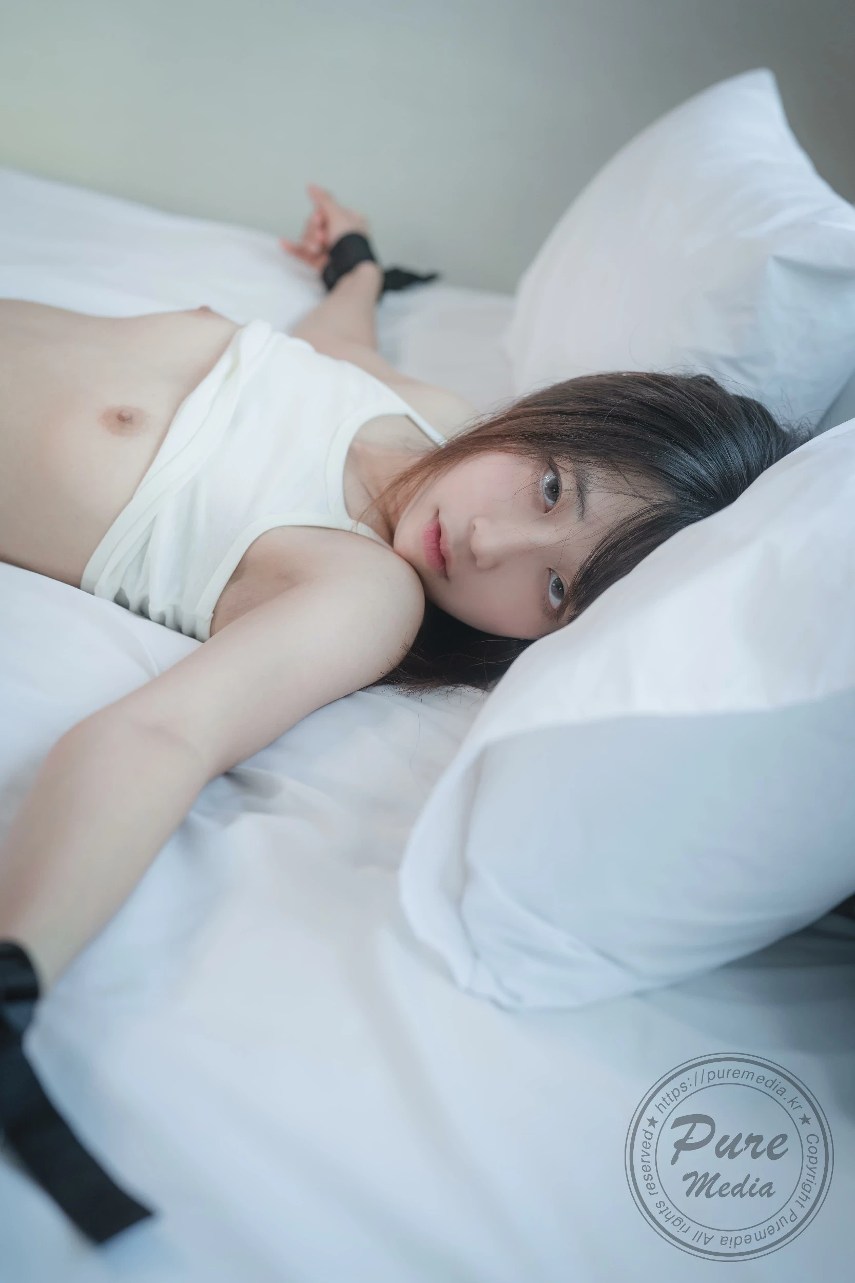 Pure Media Vol.250 Hina [히나] - The Raped Influencer Girl [225P]