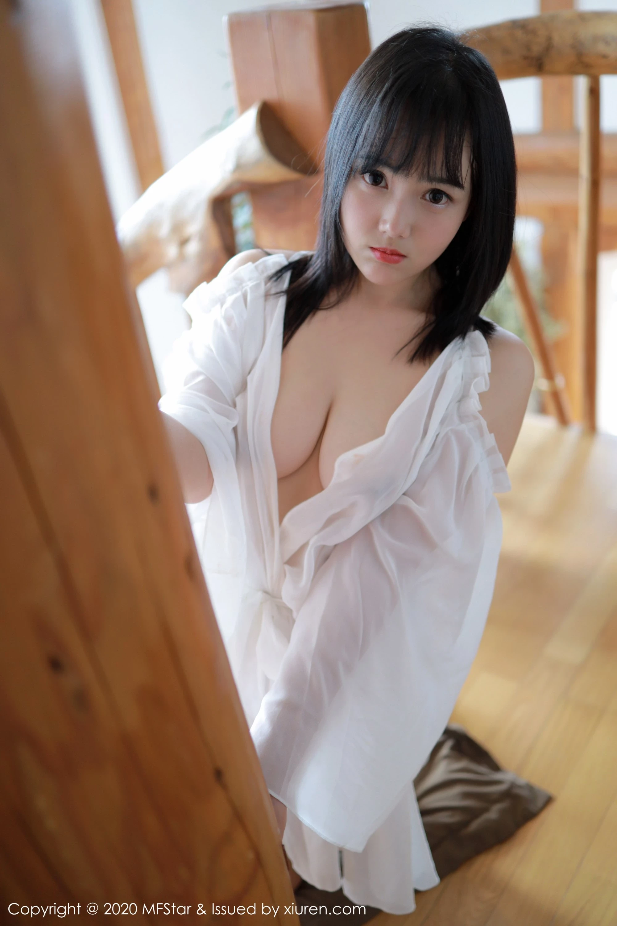 [MFStar模范学院系列]2020.01.19 VOL.260 徐微微mia 完整版无水印写真[51P]