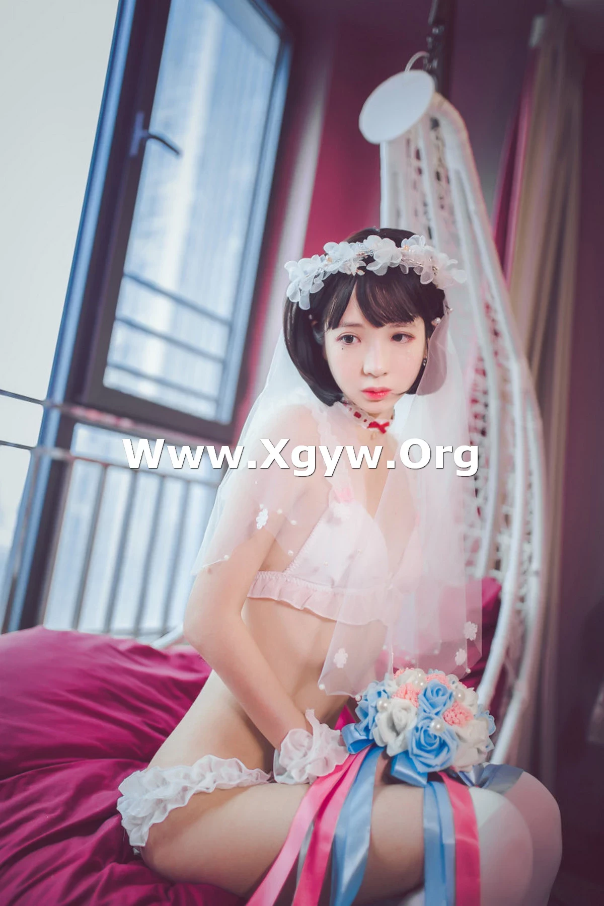 网络美女疯猫ss梦中的婚礼主题性感白色婚纱服饰配白丝袜秀完美身材迷人诱惑写真49P