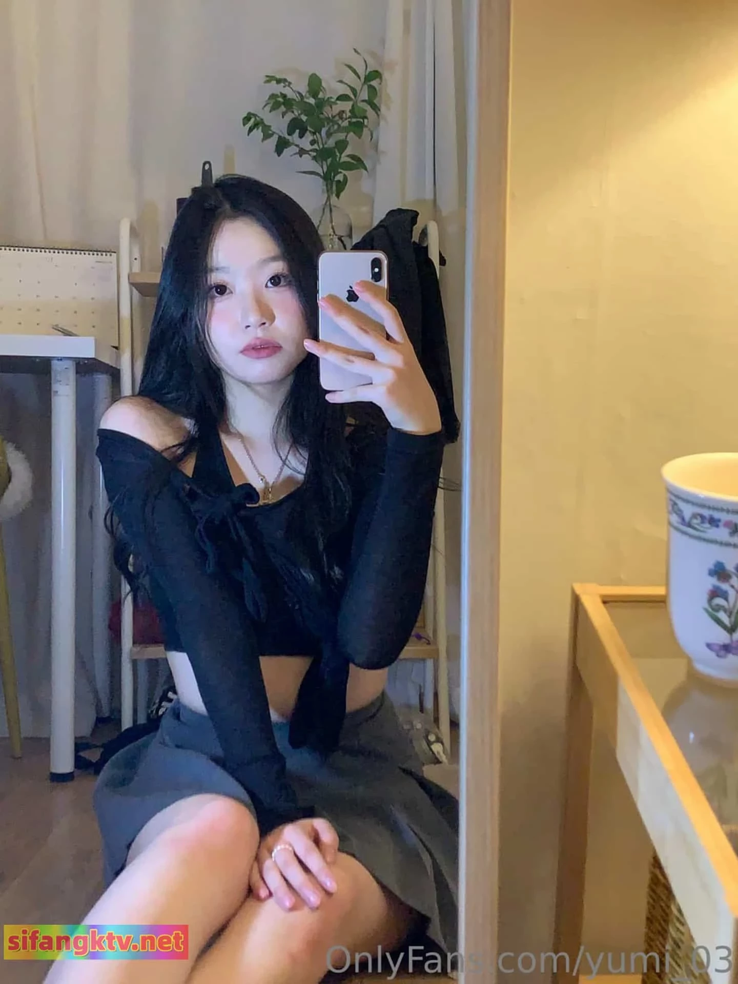 OnlyFans可盐可甜清秀网红女神yumi私拍被金主花样调教 126P