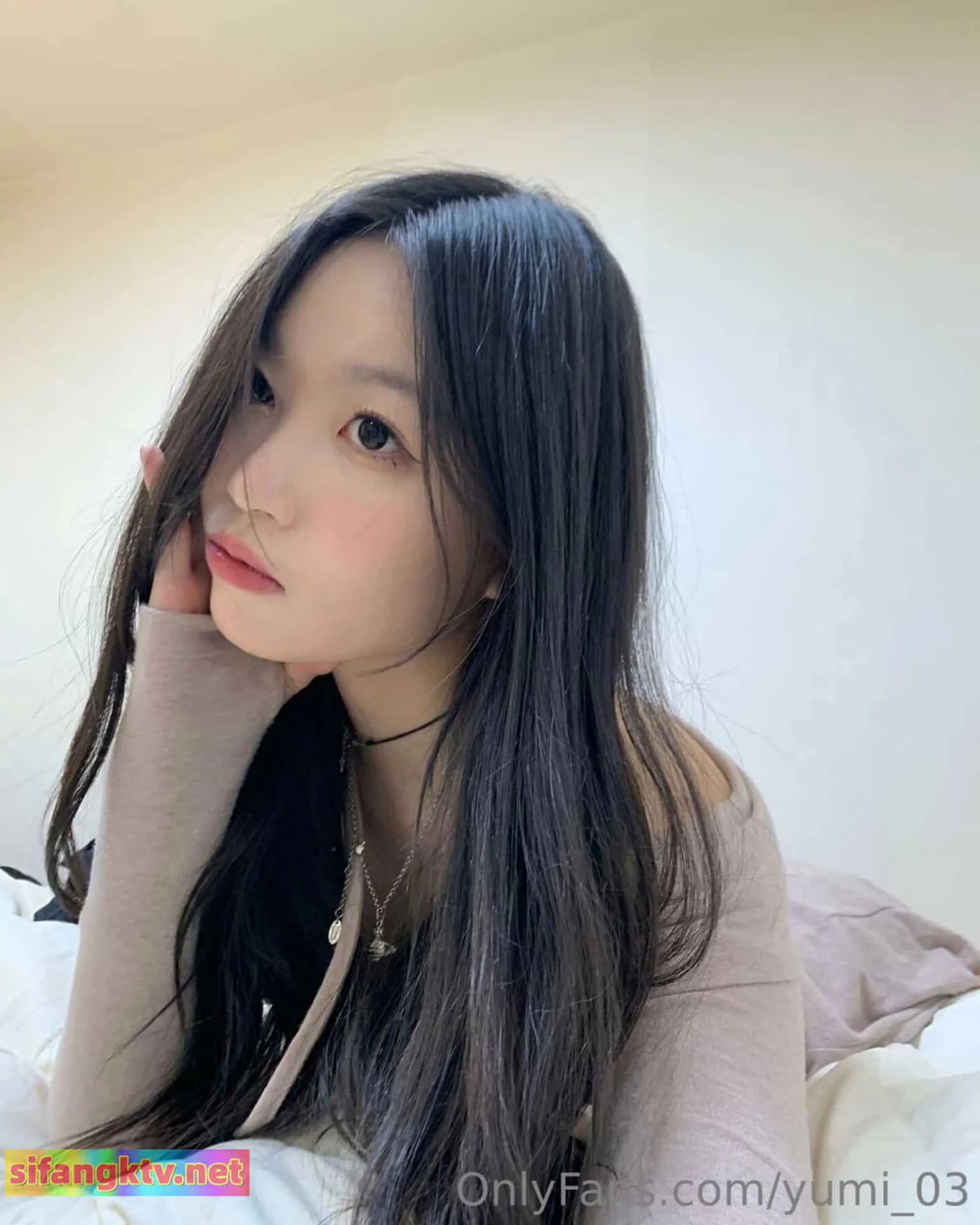 OnlyFans可盐可甜清秀网红女神yumi私拍被金主花样调教 126P