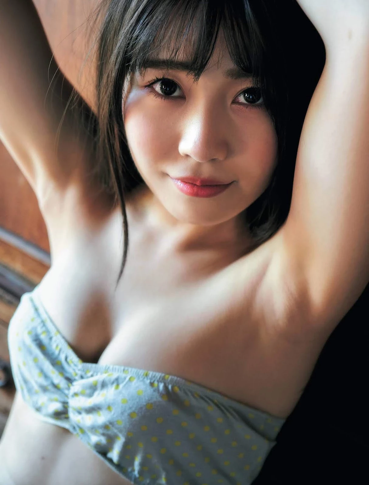 茉井良菜 “超高颜值 饱满美乳”网硬：让人冲动了