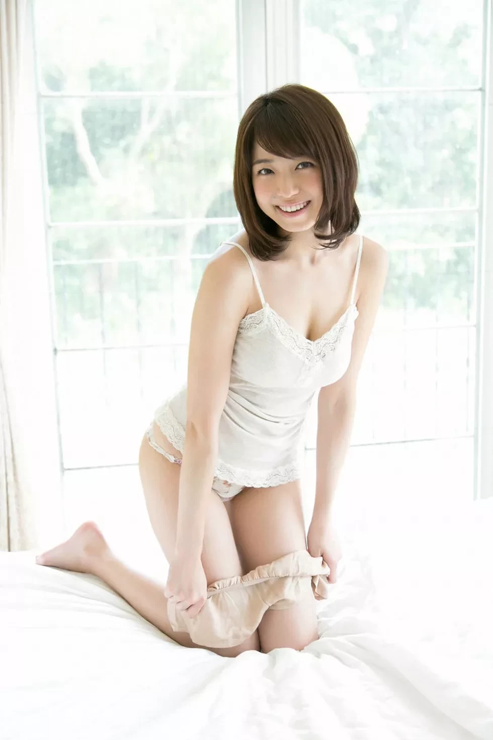 [YS Web]Vol.683_日本美女艺人中村静香甜美迷人性感系列写真99P