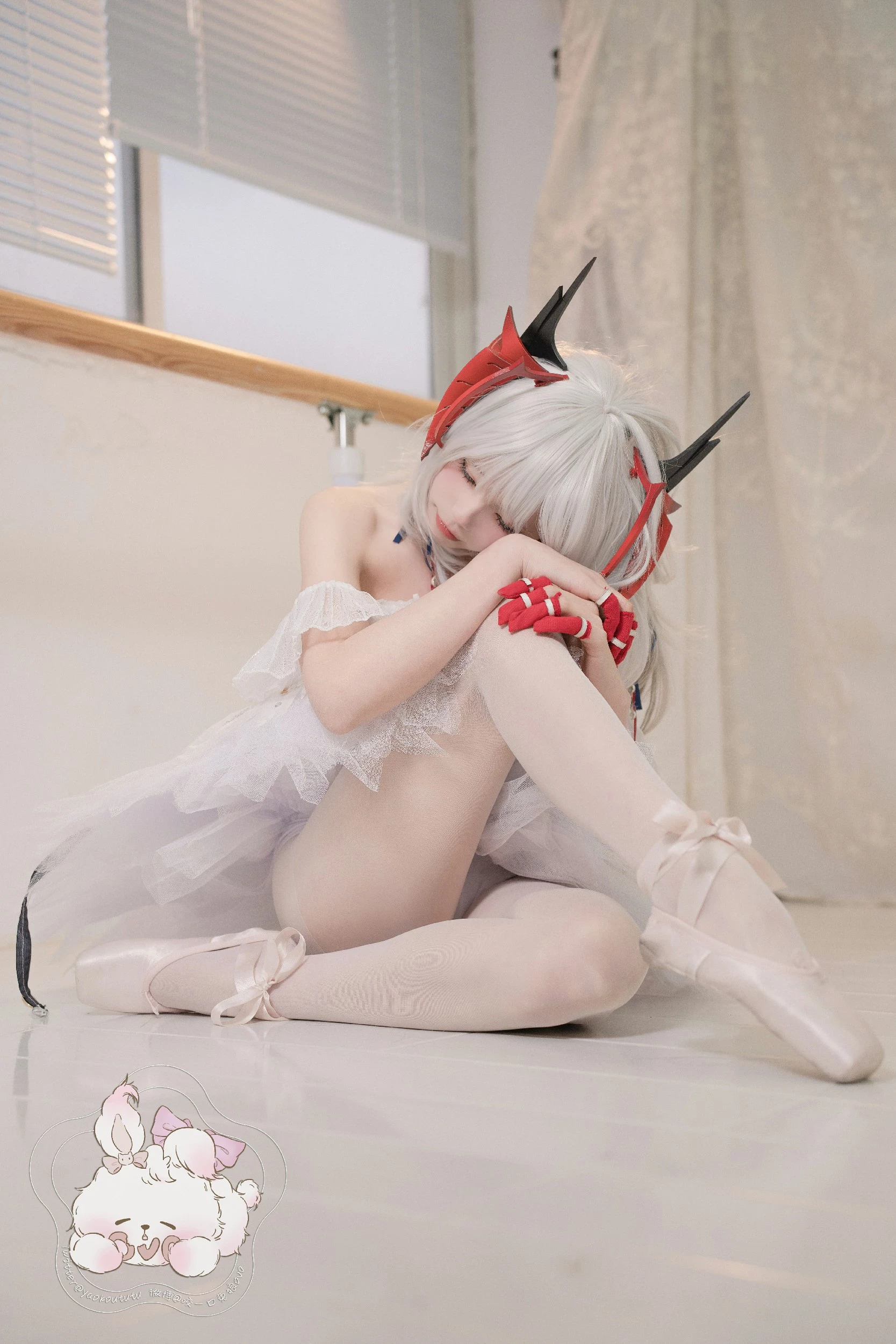 Coser@黏黏团子兔 - W天鹅之舞 [55P]