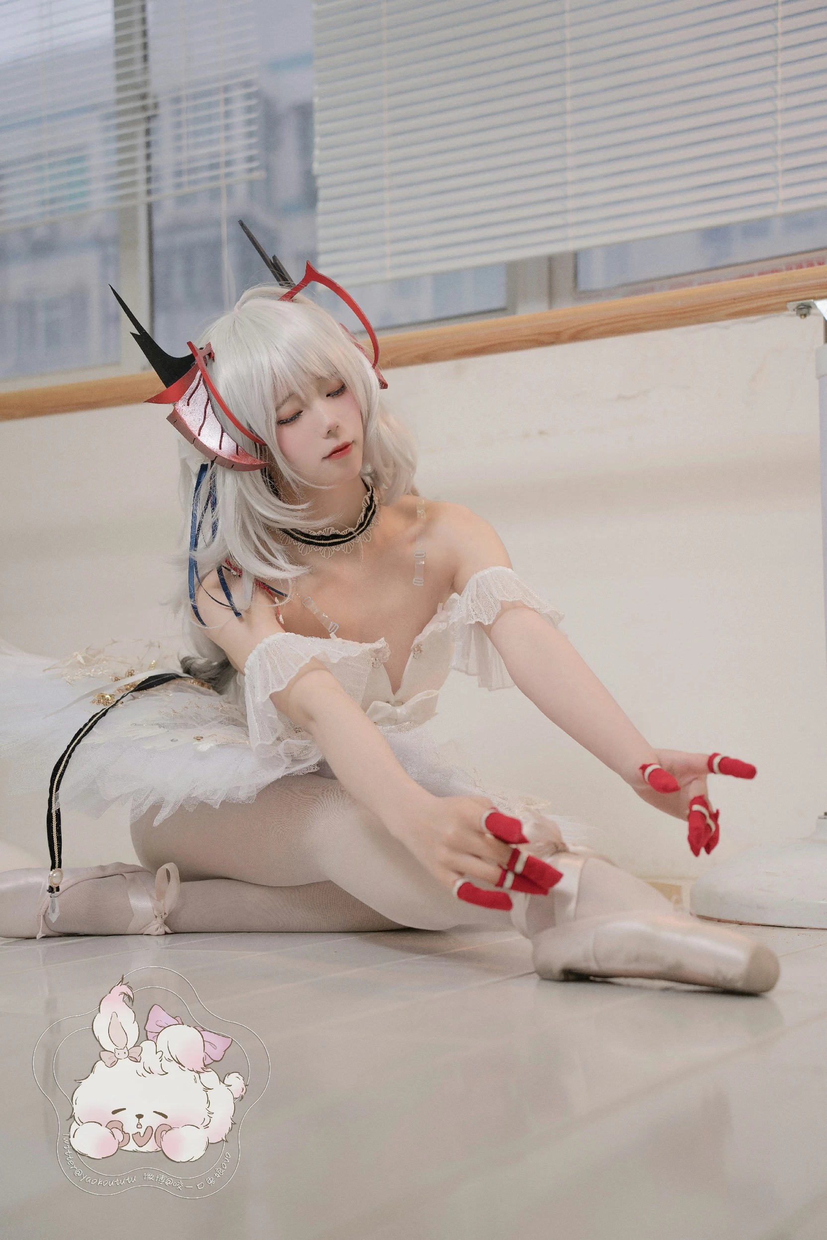 Coser@黏黏团子兔 - W天鹅之舞 [55P]