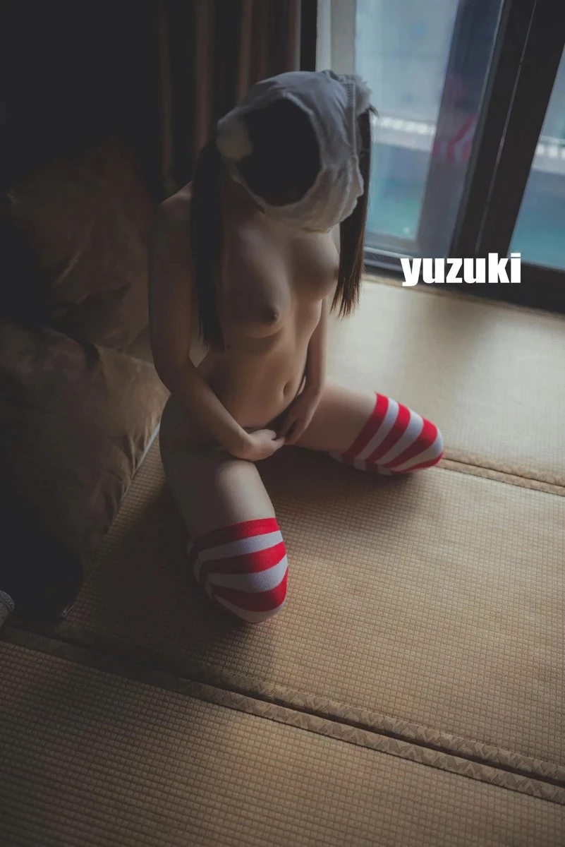 柚木YUZUKI 图包第32季泡泡条纹袜 [78P]