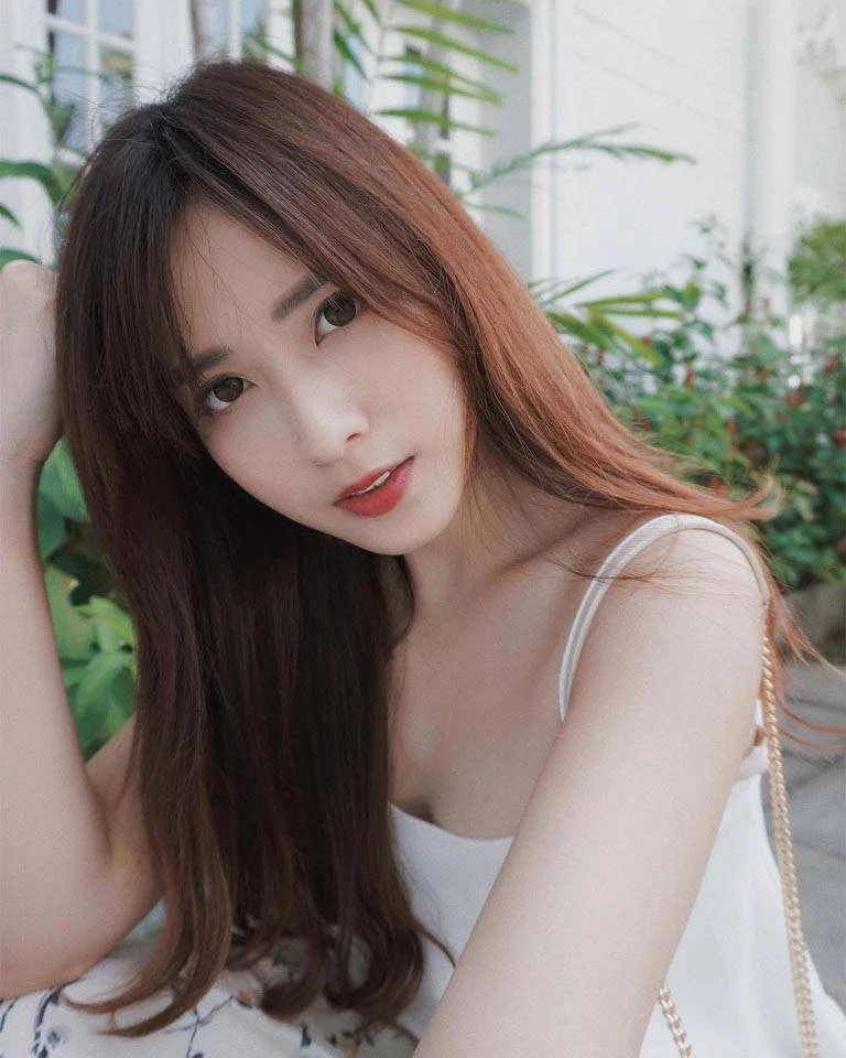 Jovin Chan 大马白皙美女 性感嘴唇好抚媚