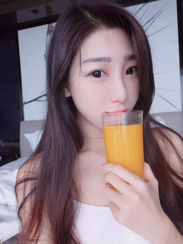 谢芷蕙 Cammi Tse 好甜美的长腿模特儿