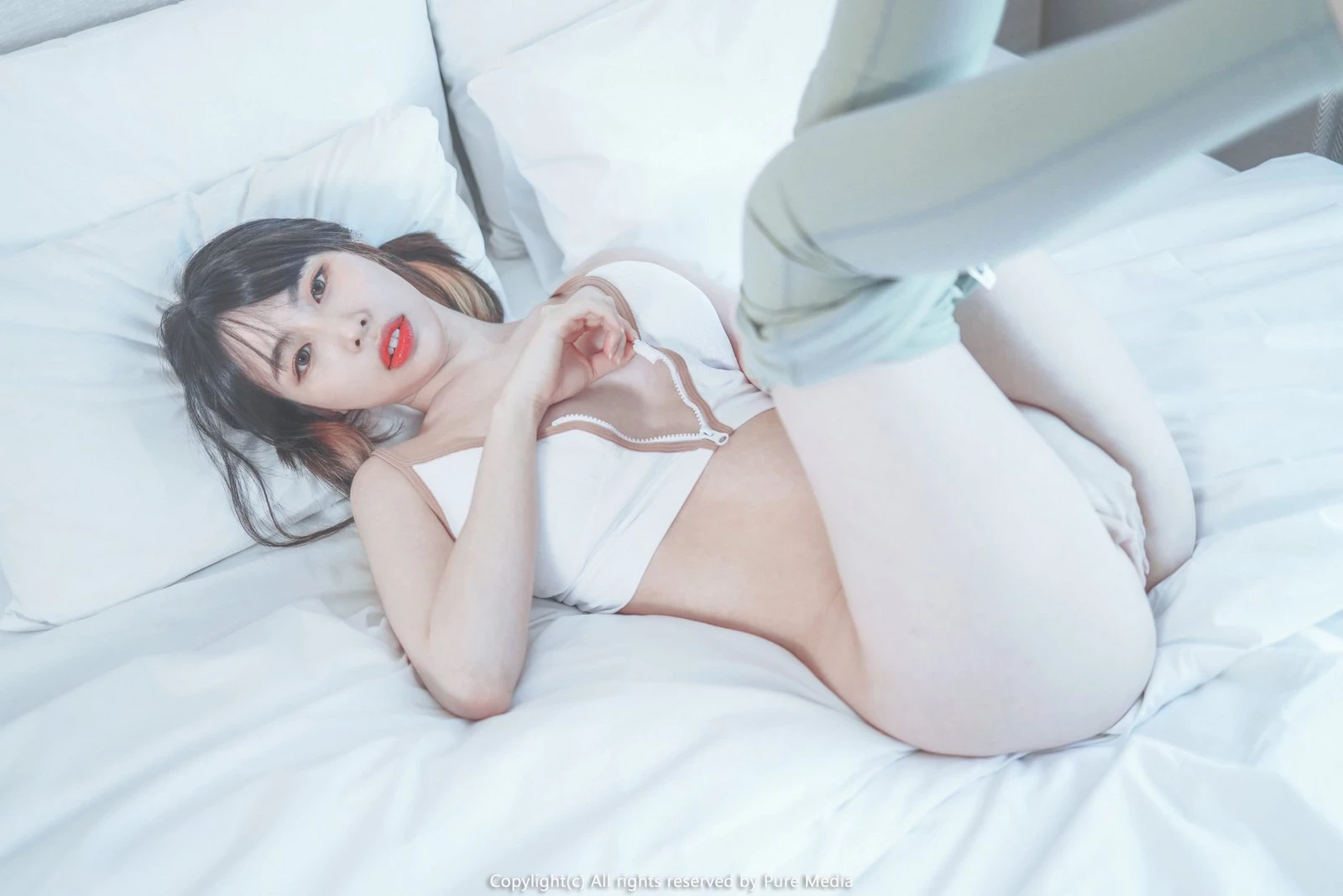 Pure Media Vol.103 Uhye [이유혜] [101P]