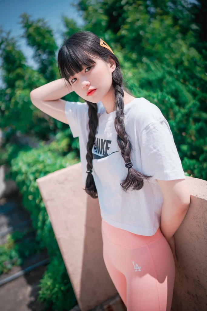 DJAWA Photo – Jeong Jenny [정제니] “Loose and Tight Pink” [159P]