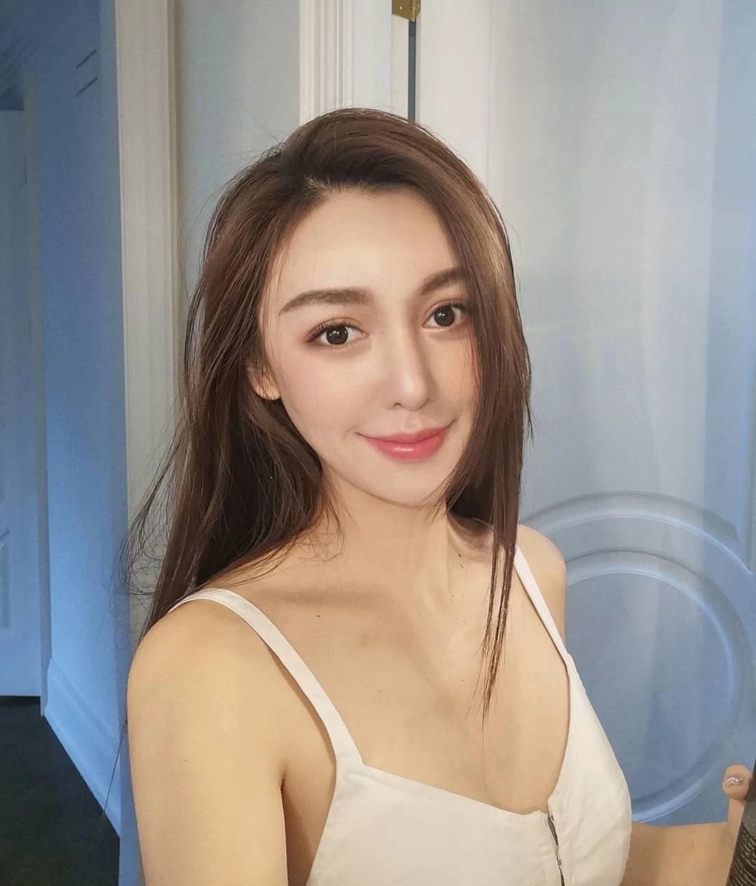 加拿大版“昆凌  Angelababy 成熟体”还会骆驼蹄