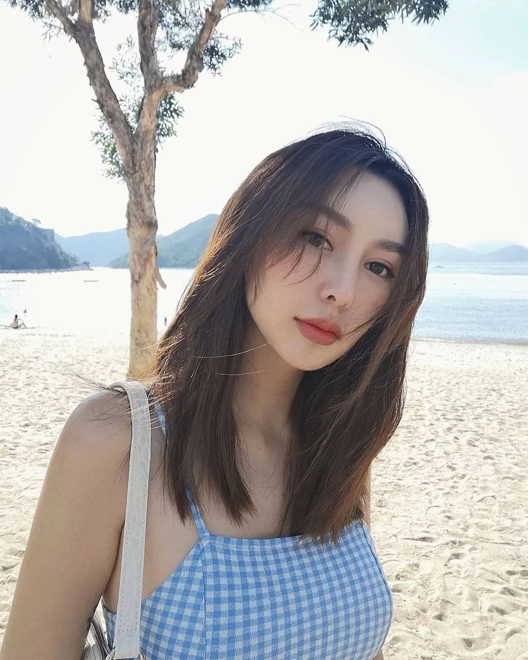 加拿大版“昆凌  Angelababy 成熟体”还会骆驼蹄