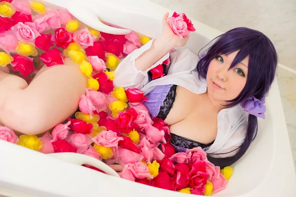 [Cosplay精选]COS正片《は紫や》图集丰满美少女粉红薄纱裙秀豪乳写真200P