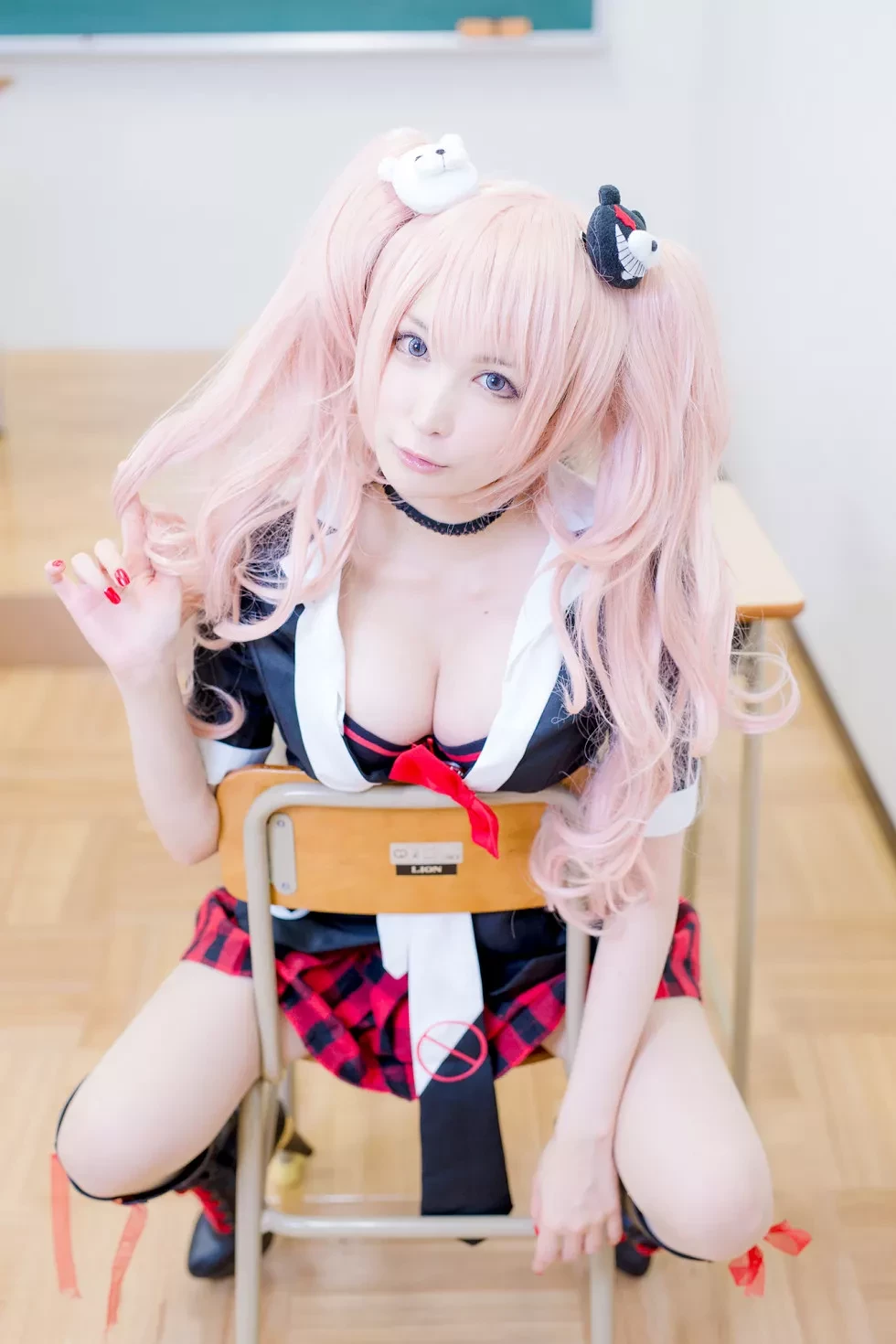 [Cosplay精选]COS正片《るしゃ》图集豪乳妹子的浴室湿身诱惑写真201P