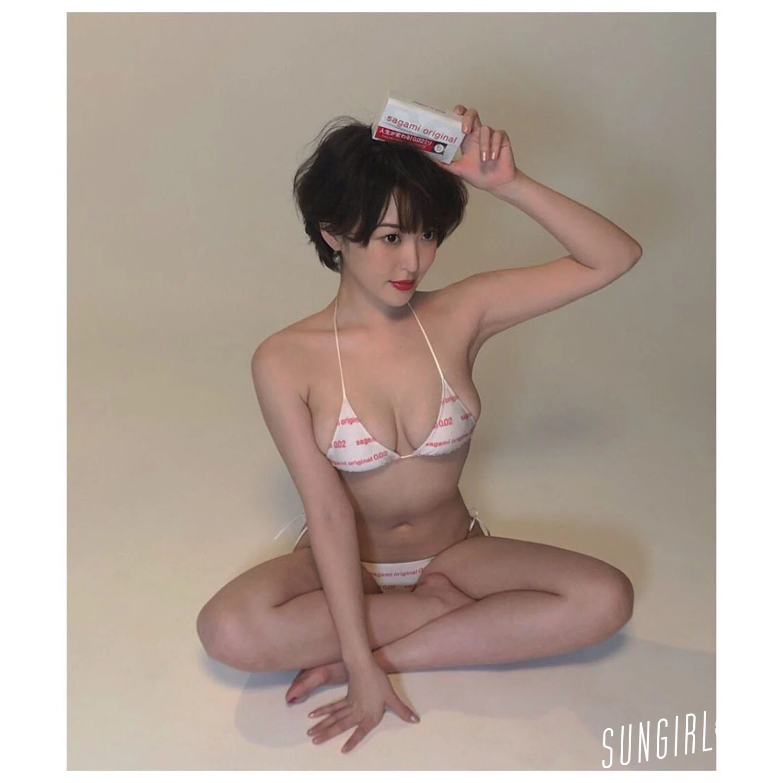 忍野さら 最强美乳女大生火辣推出全新写真!