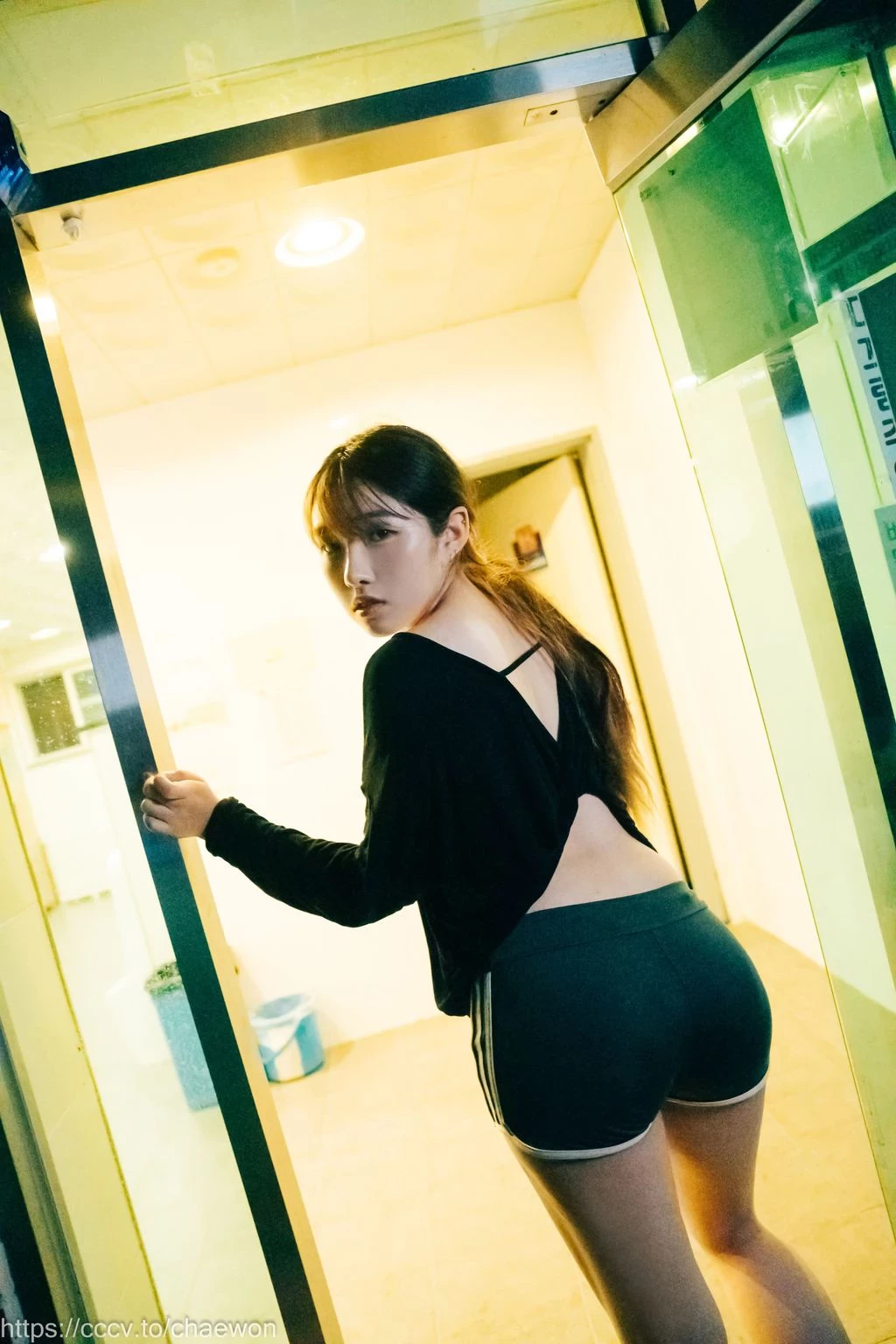 [Loozy] SonSon [손손]： Public Toilet [157 photos] [157P]