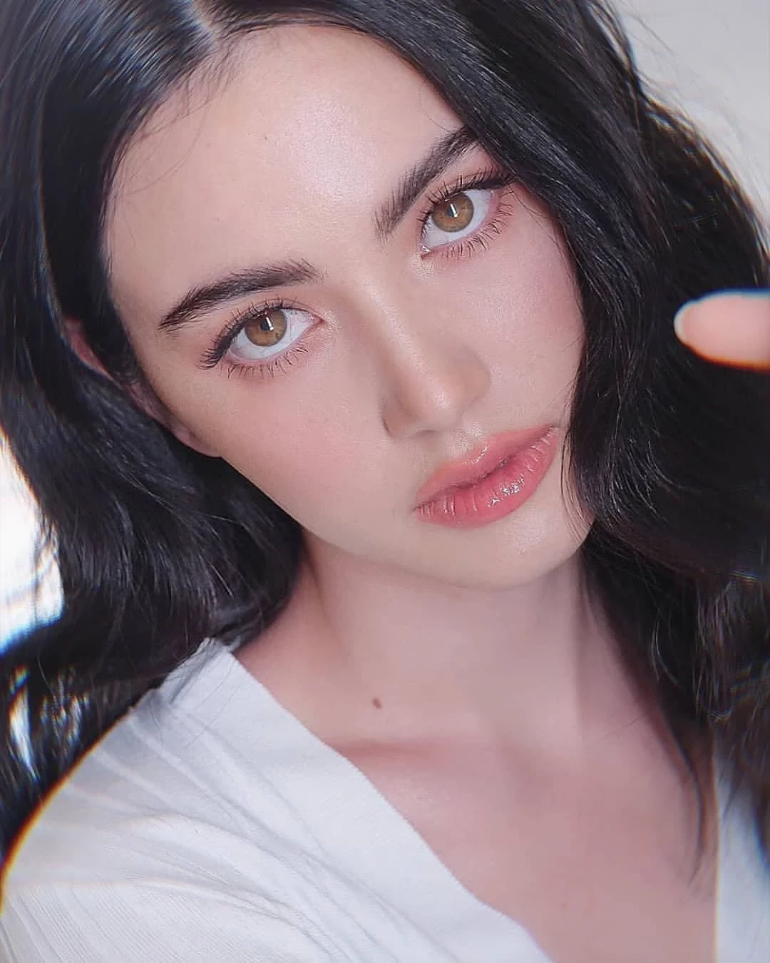 泰国／比利时混血第一美女“Davika Hoorne”深邃电眼令人倾心