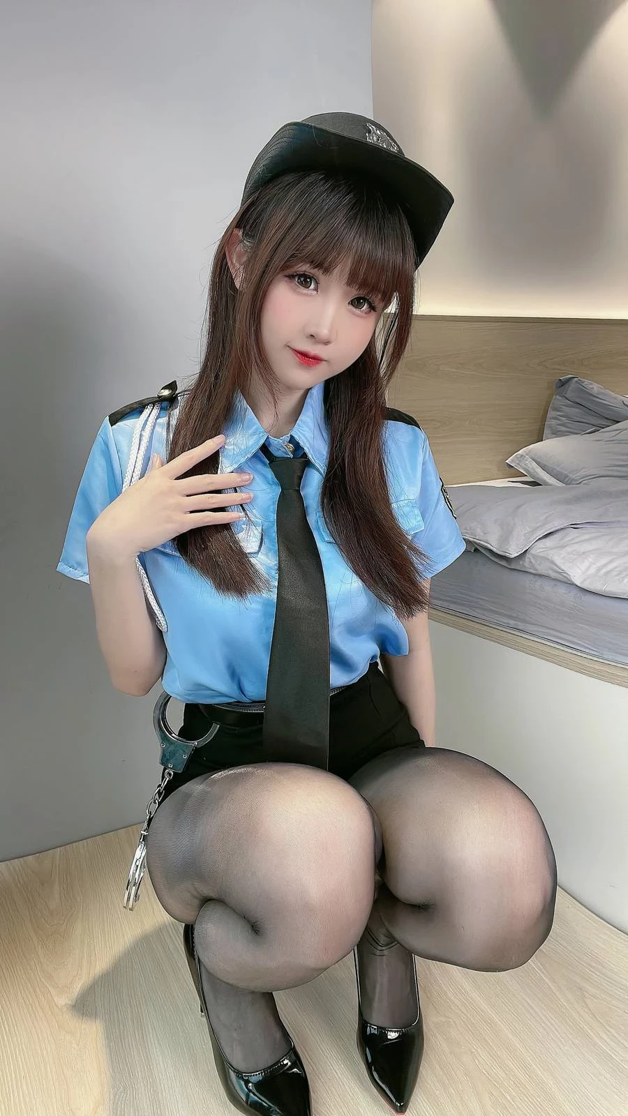 女警黑丝[85P]