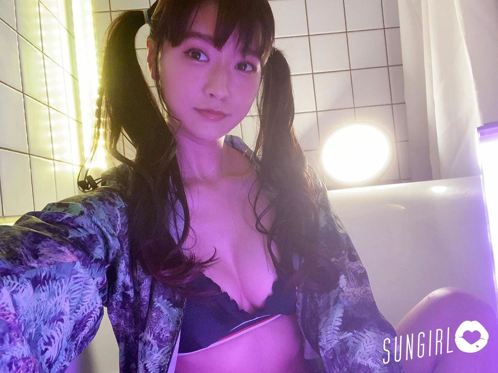 あいみ Aimi 热爱SM的美尻合法萝莉 你还不尻起来!?