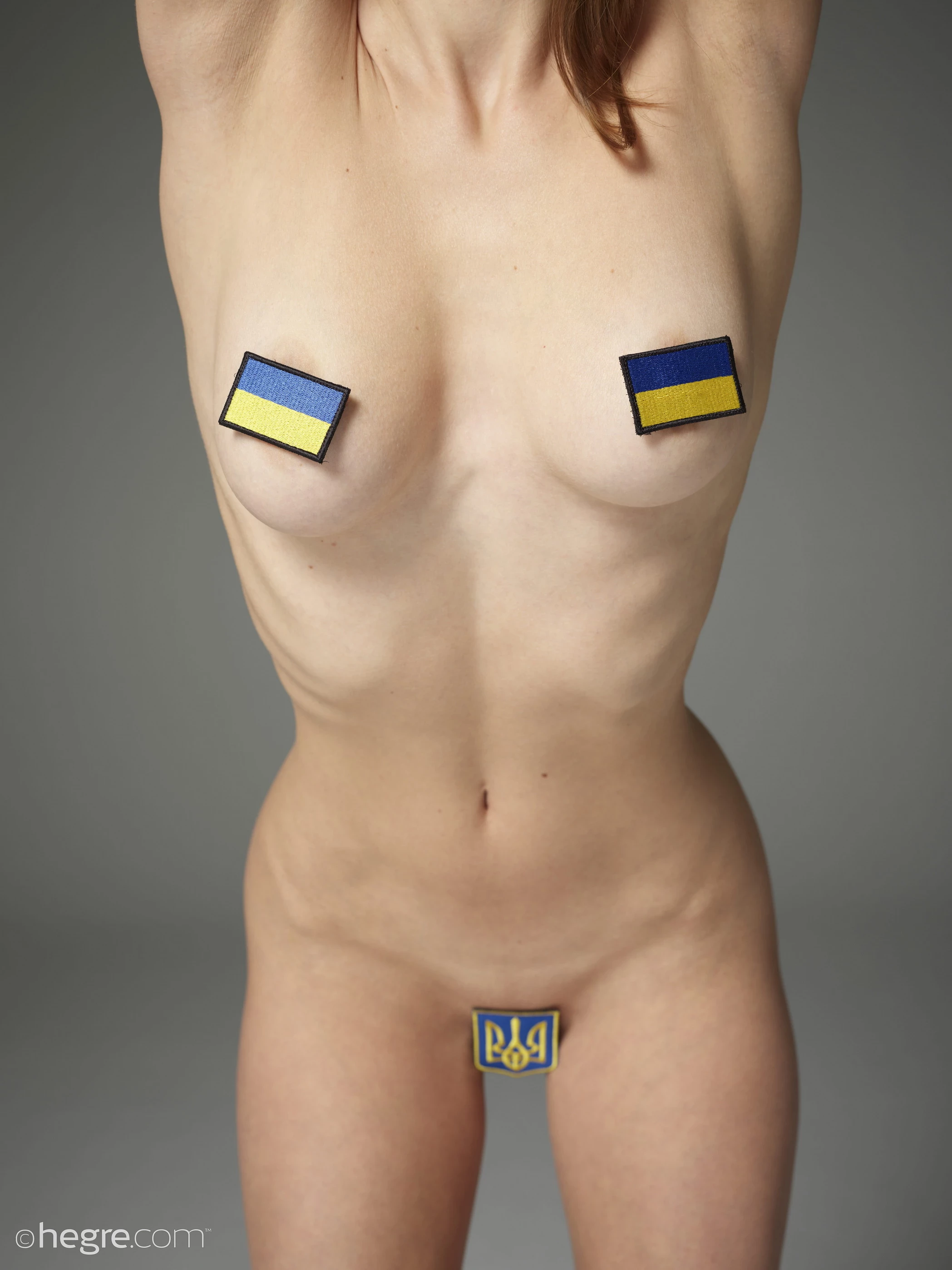 Anna L - Slava Ukraini [84P]