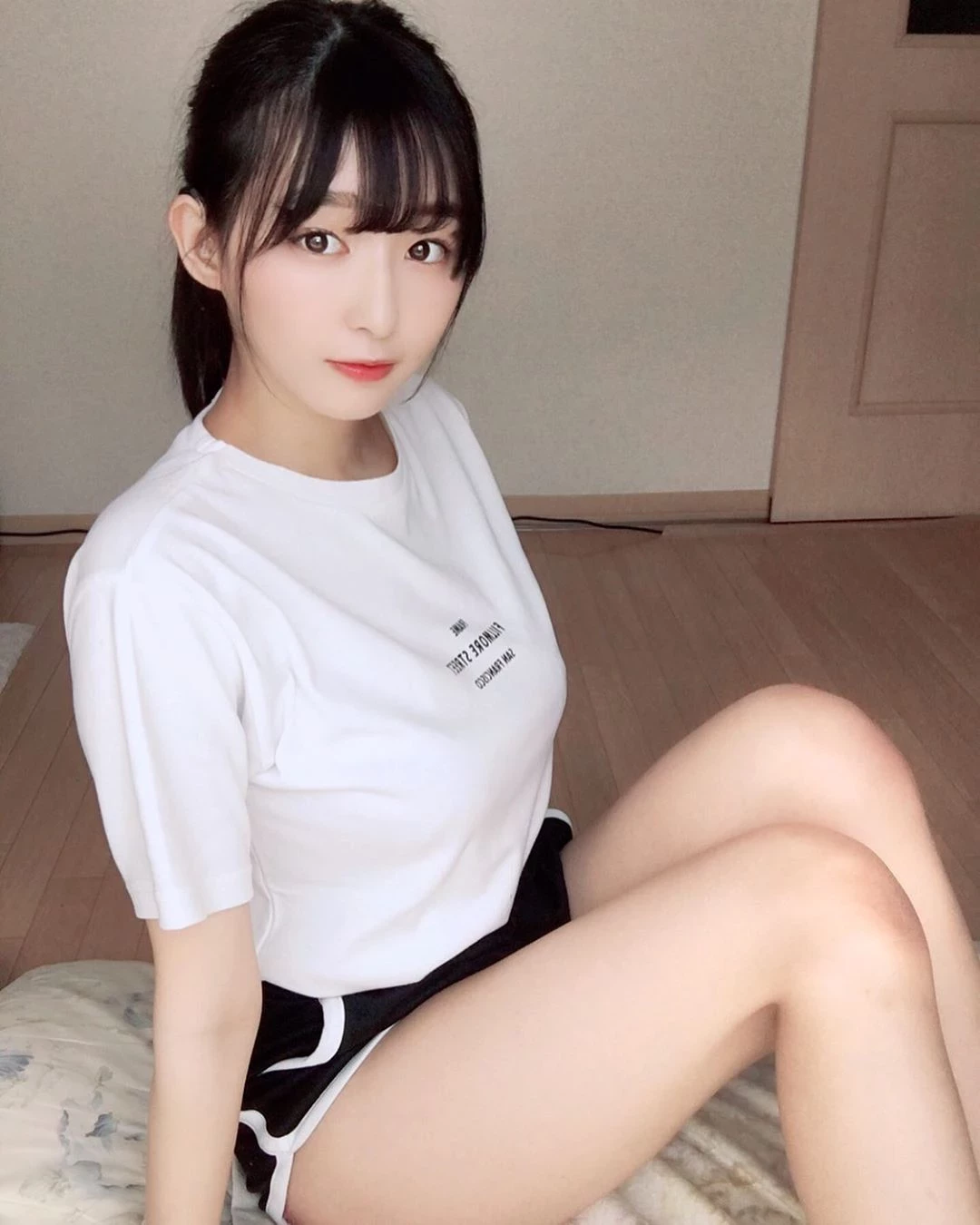 我婆！Ｆ杯配上童颜 写真新星~我妻ゆりか