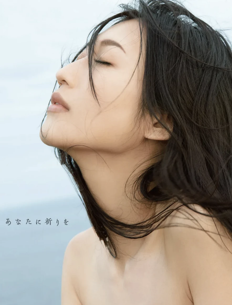 坛蜜[Photobook] プレミアム写真集 あなたに祈りを [119P]