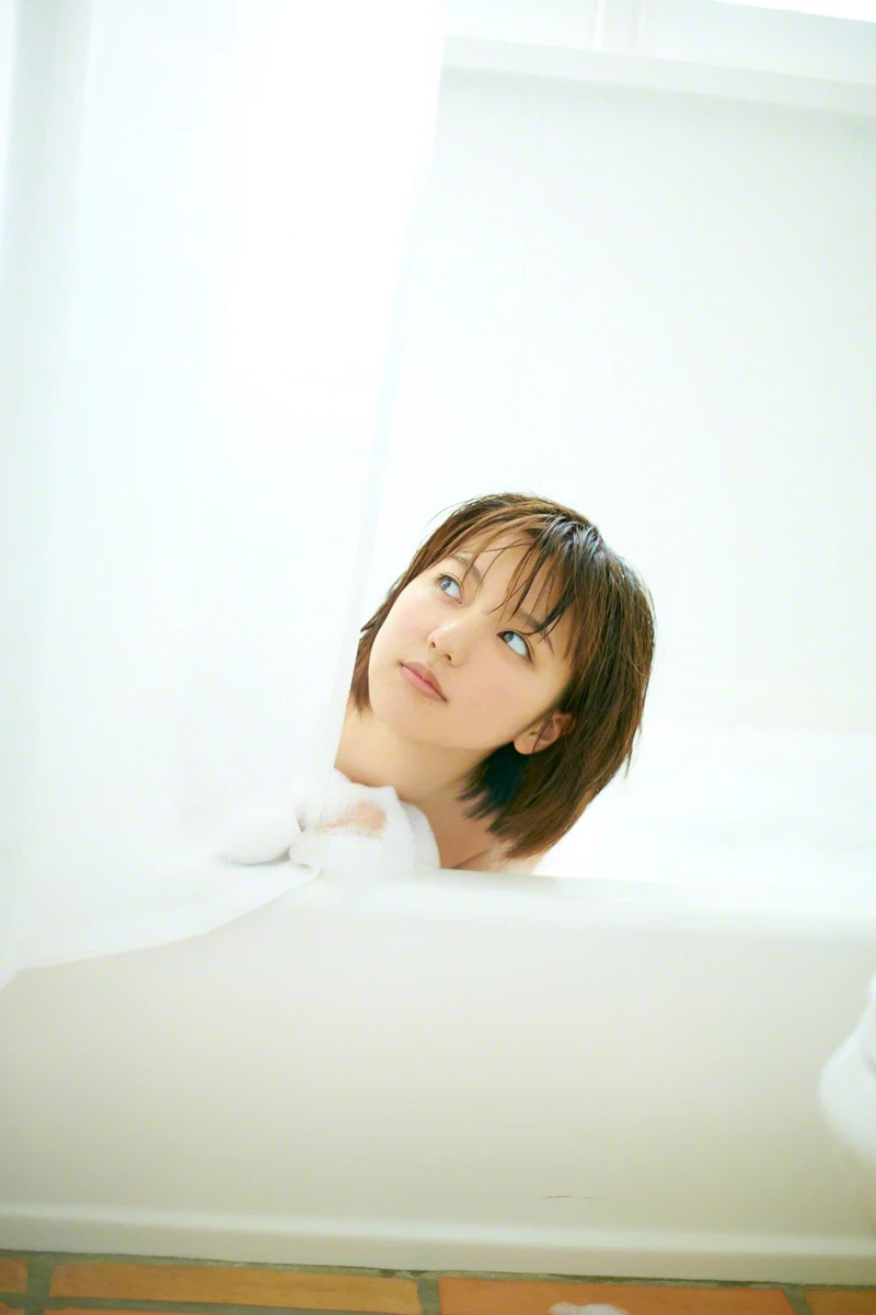 真野恵里菜[Wanibooks] 2015年05月号 #131 Erina Mano [577P]