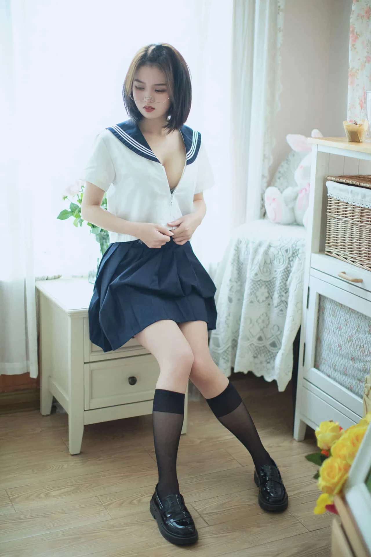 暗黑爆乳Coser“超色肉体”亮出白嫩车头灯拍好拍满 [51P]