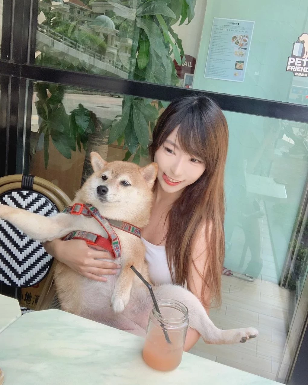 这么迷人根本犯规！你的犬系女孩“苏小小”清纯甜笑下暗藏超胸身材