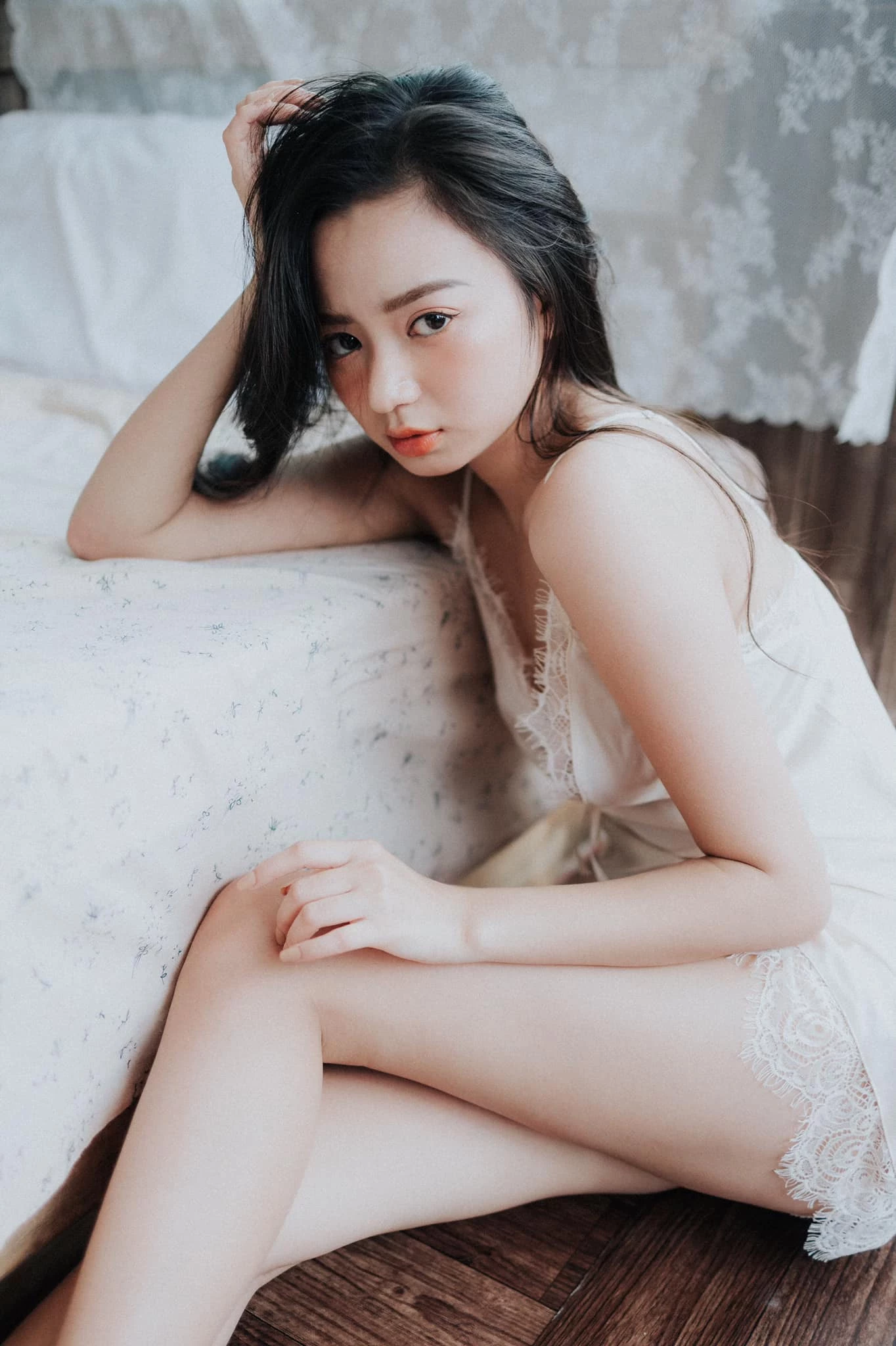 Vietnamese Sexy Model - Vu Ngoc Kim Chi - Beautiful in white [43P]