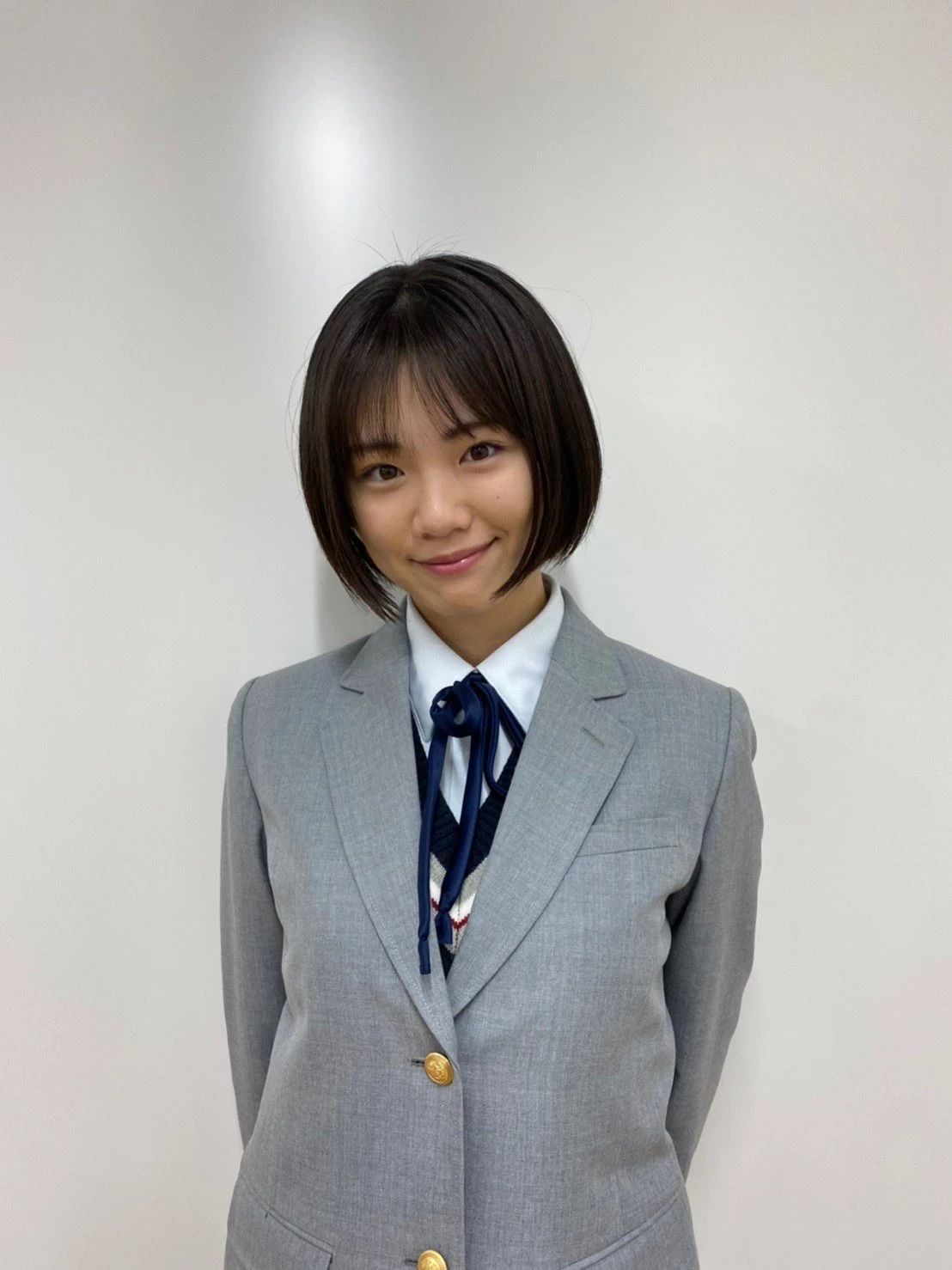 短发美少女《竹内诗乃》勇夺制服选美冠军！还拍摄清凉泳装好清纯！